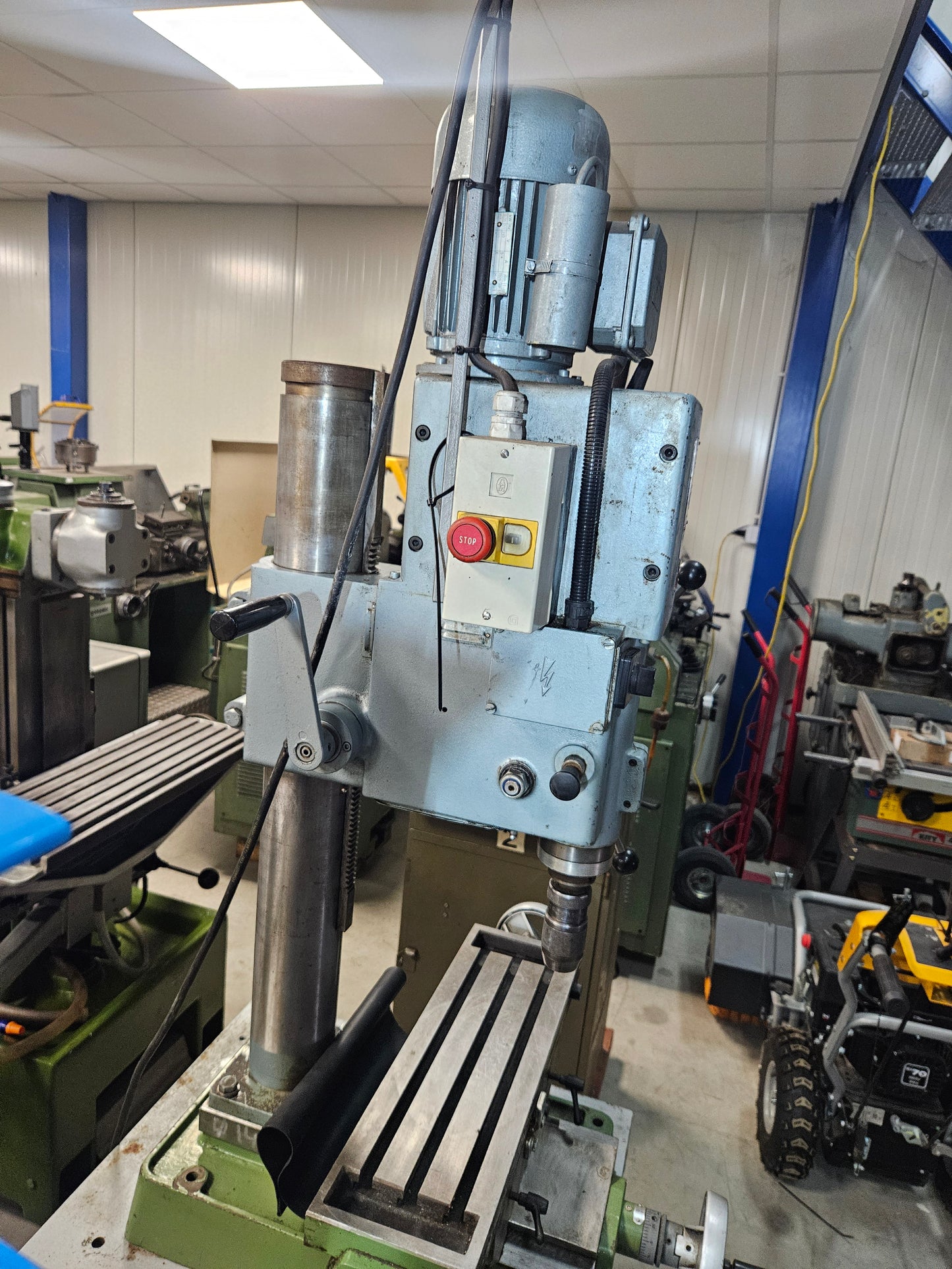 Tandwiel aangedreven boormachine